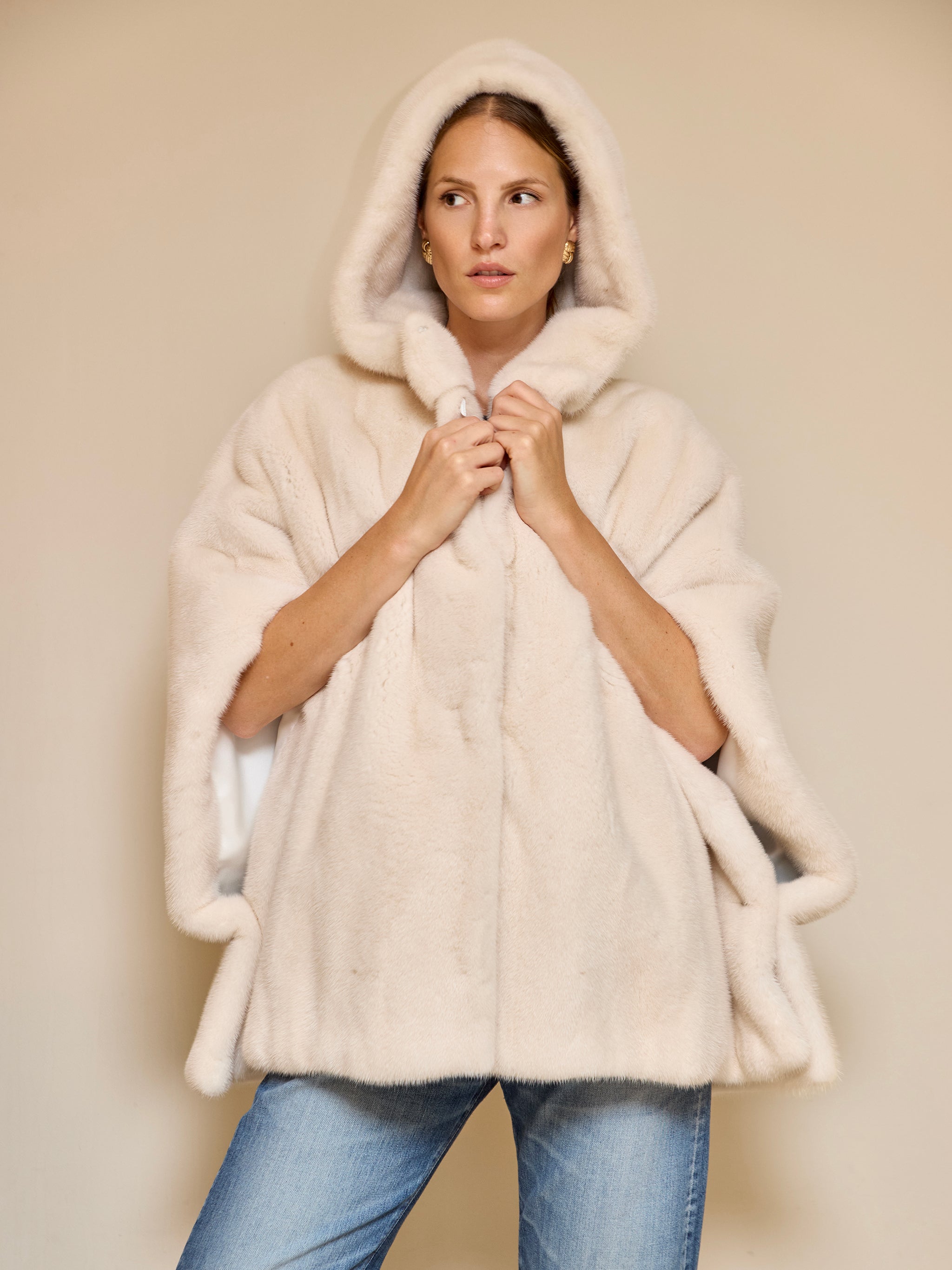 Cape en fourrure de Vison